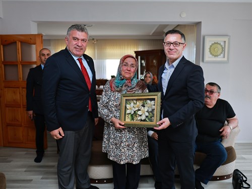 Kaymakamımız Sayın Ünal KOÇ' tan Şehit Ailesine Bayram Ziyareti