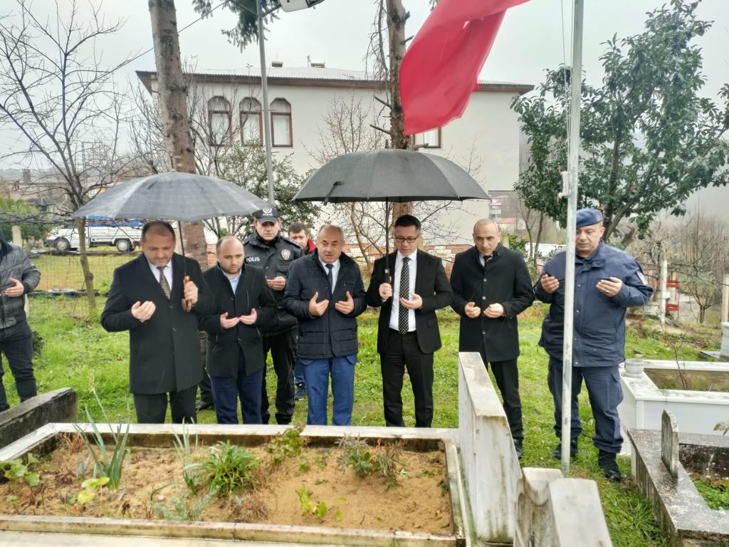 Kaymakamımız Sayın Ünal KOÇ; Şehidimiz Murat KEÇELİ ’yi şehadetinin sene-i devriyesinde şükran ve rahmetle andı.